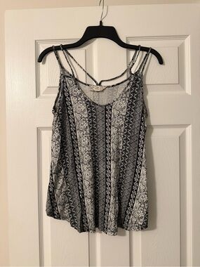 Pink Republic Women’s Black and White Tank Top Size Small